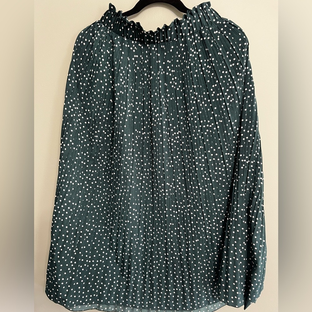 Elegant Green Polka Dot Skirt